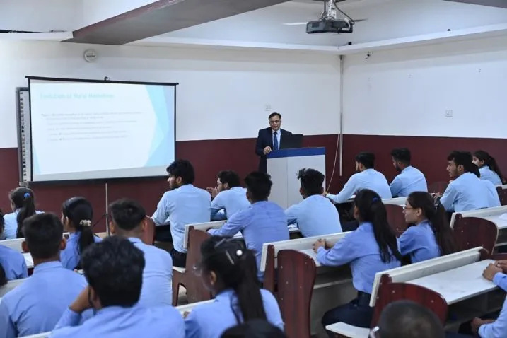 Seminar-hall presentation at HLM Law College
