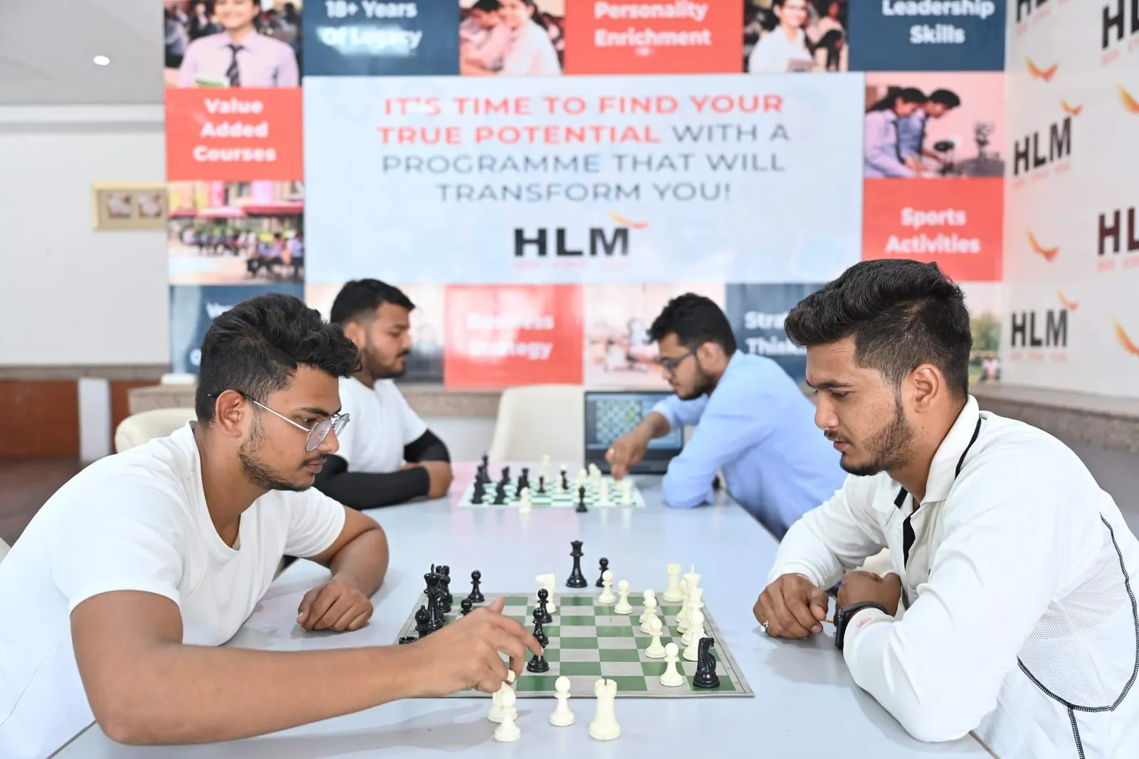 Chess competition students at HLM