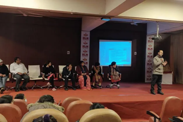 Tech talk presentation at HLM